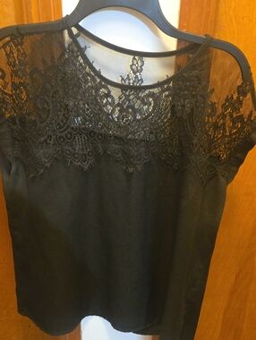 Black Lace Yoke Short Sleeve Women’s Top